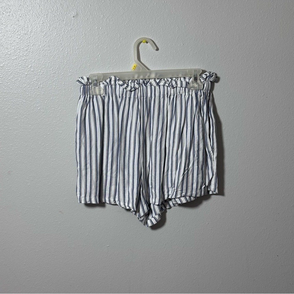 Hollister Women Elastic Waist Ultra High Rise Stripe Shorts White Size S